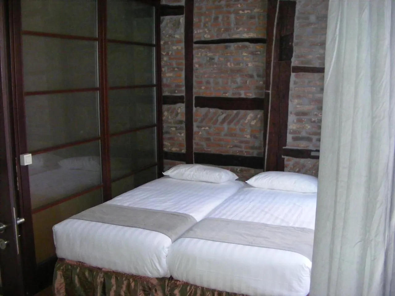 Amosa Liege City Centre Hotel 4*,